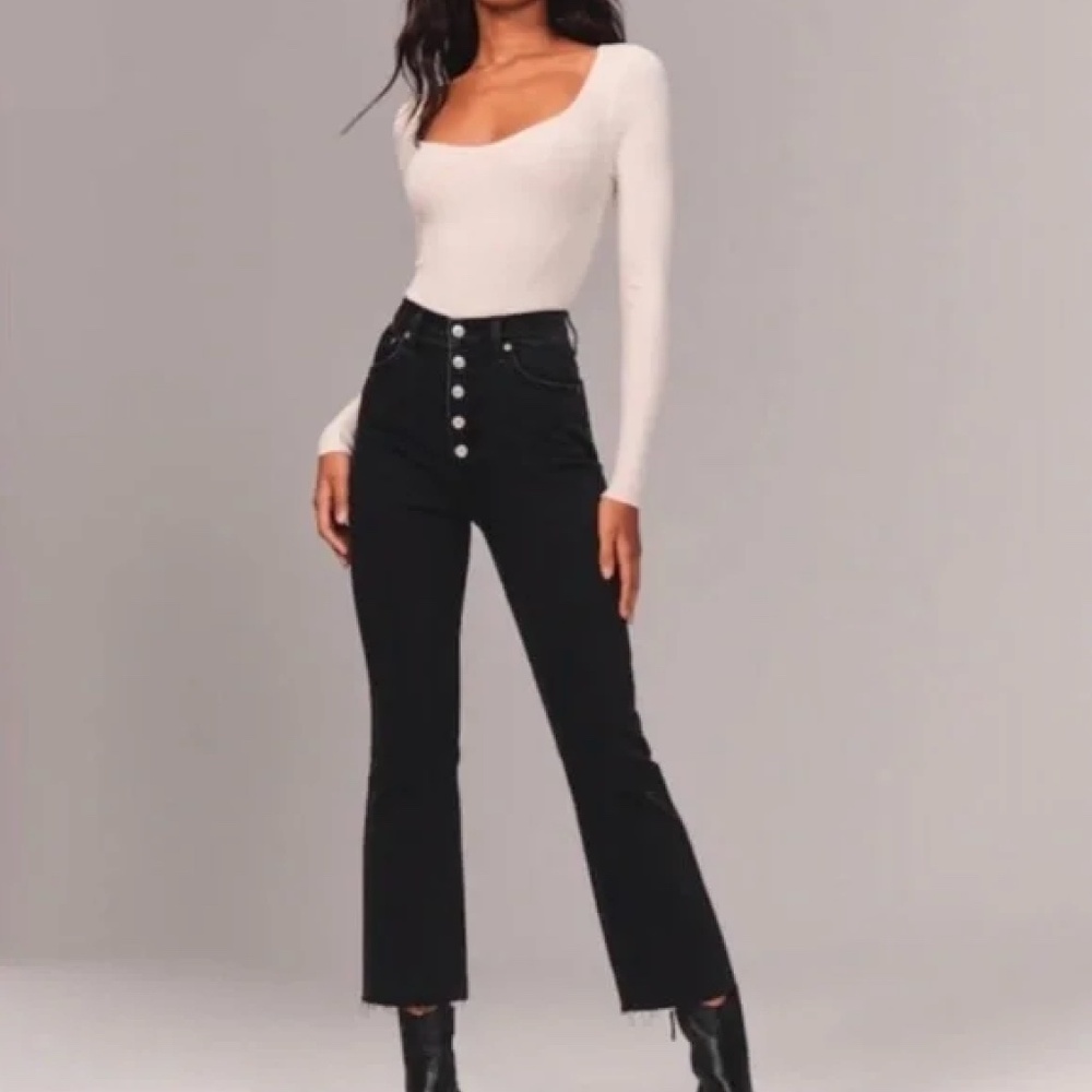 A&F KICK FLARE ULTRA HIGH RISE BLACK